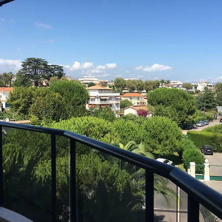 Front Luxury Near Airport Apartment *