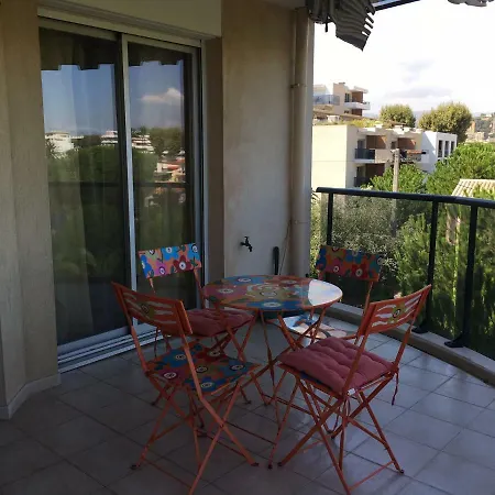 Apartment Front Luxury Near Airport *