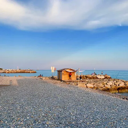 Front Luxury Near Airport * Cagnes-sur-Mer